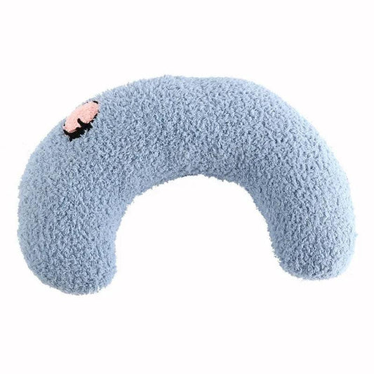 Cat neck support pillow for pain relief and improved comfort in felines